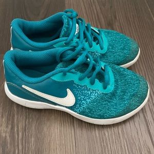 Girls Nike sneakers, size 2